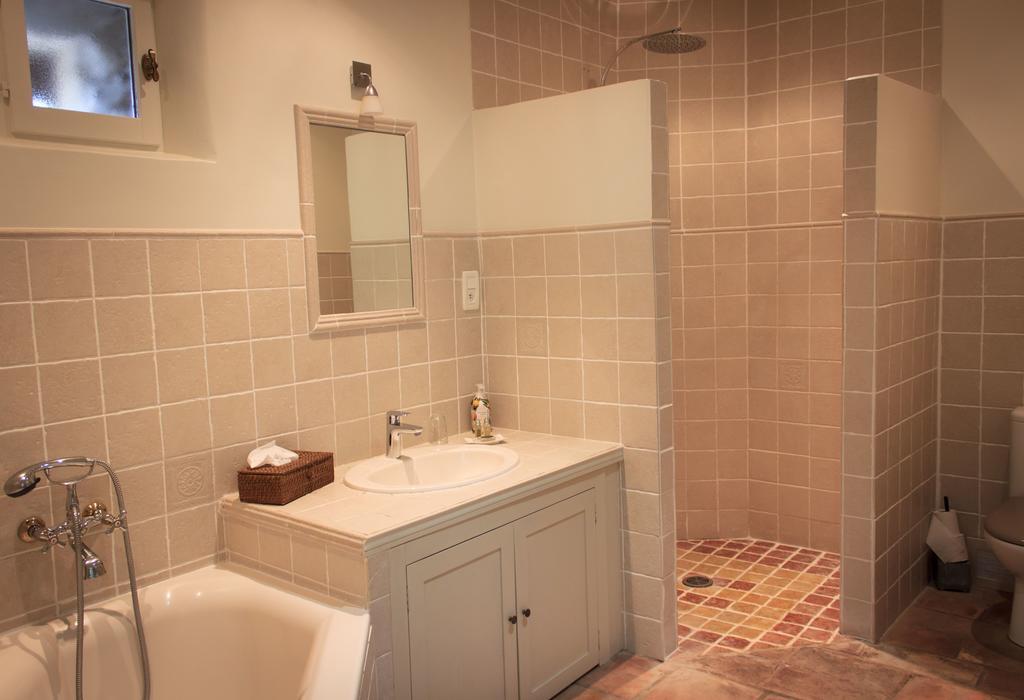 Gite Des Carmes And Spa Le Thor Ngoại thất bức ảnh