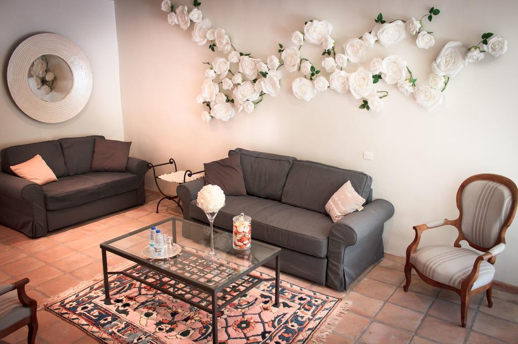 Gite Des Carmes And Spa Le Thor Ngoại thất bức ảnh
